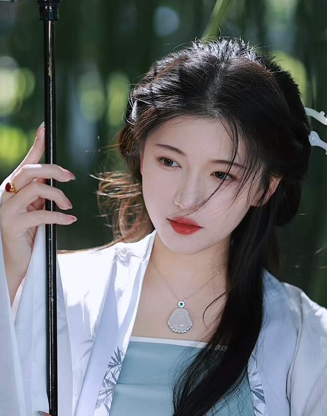 网红阿桃遭背叛,婚房偷情被抓直言享受