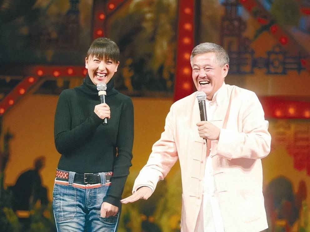 闫学晶解封3月亮底牌:荒唐一幕