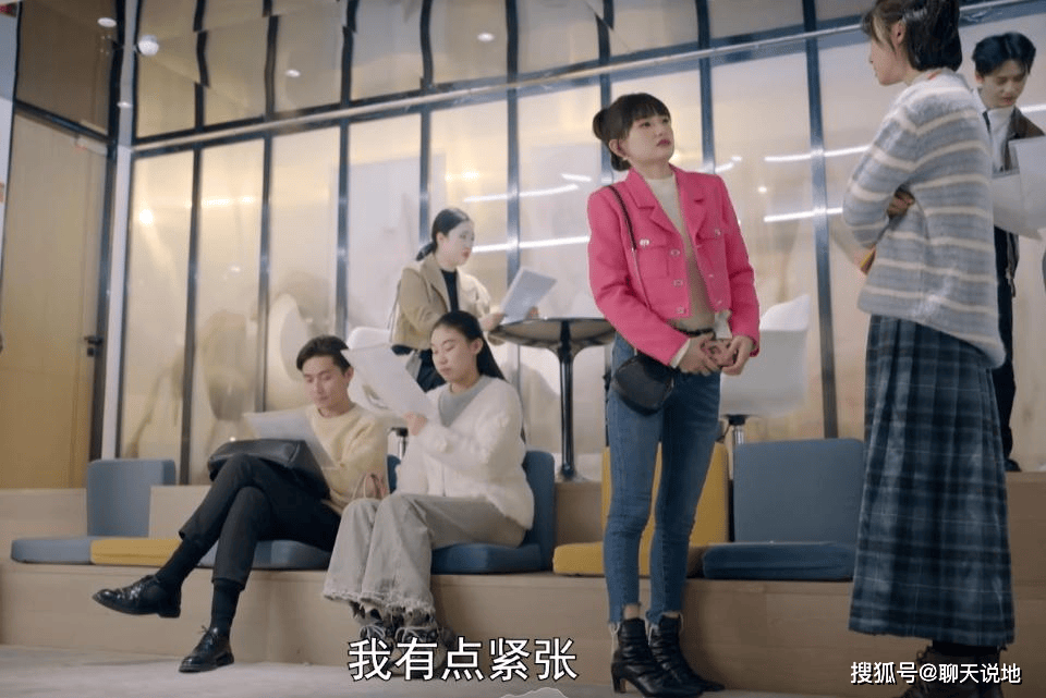 前台小妹逆袭:意外面试碾压顶流网红