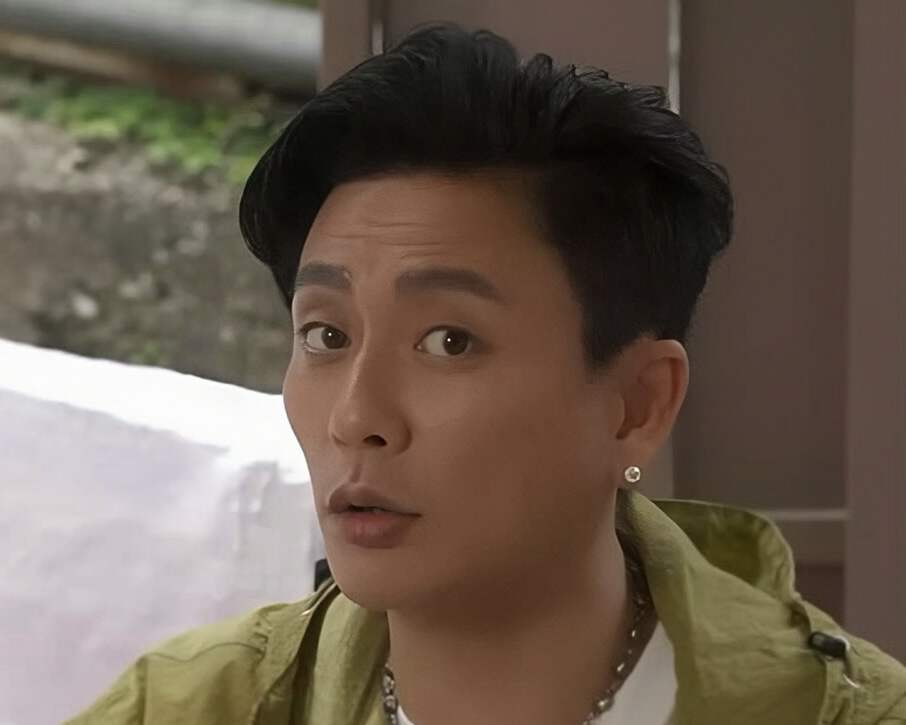 香港知名男星因父母离婚宣布不婚 称离世前花光积蓄