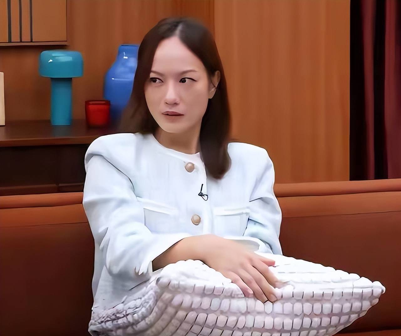女星行业潜规则再引关注:不当要求只是表面