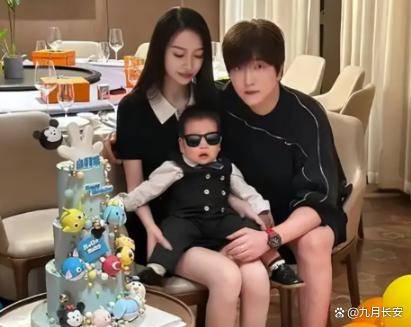 白冰私密聊天曝光 527天引热议