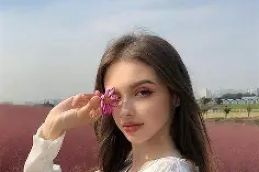 网红狗头萝莉否认出轨 澄清事实直面镜头