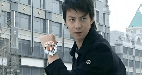 空姐怒锤铠甲勇士张殿菲出轨家暴吸毒