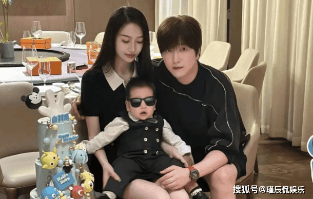 白冰520被曝出轨合伙人，人设崩塌全网热议