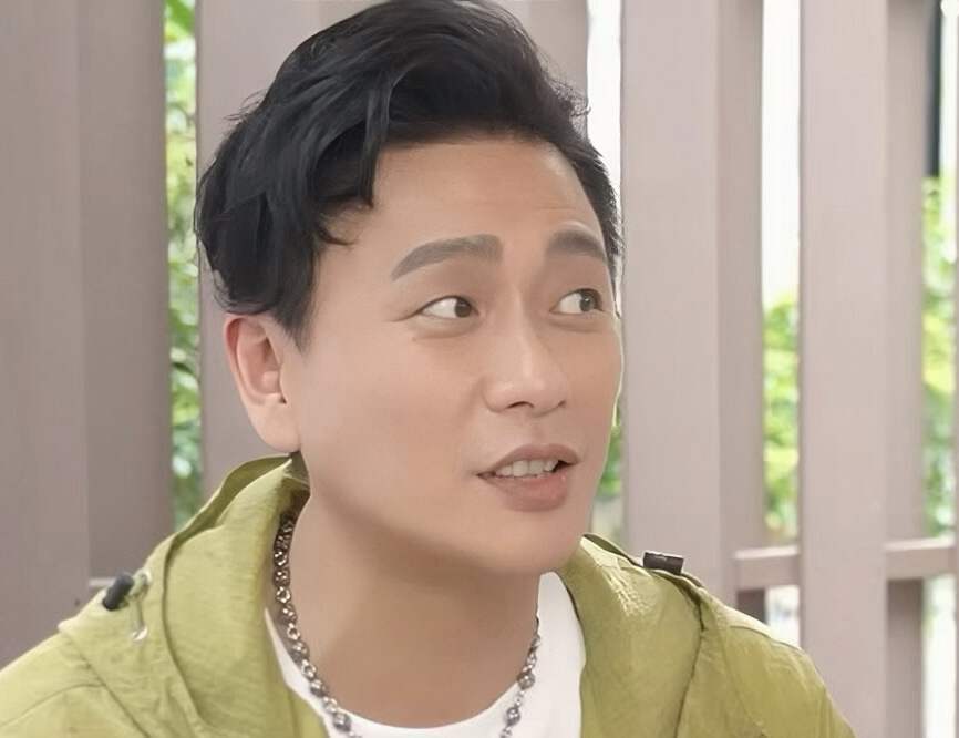 香港知名男星因父母离婚宣布不婚 称离世前花光积蓄