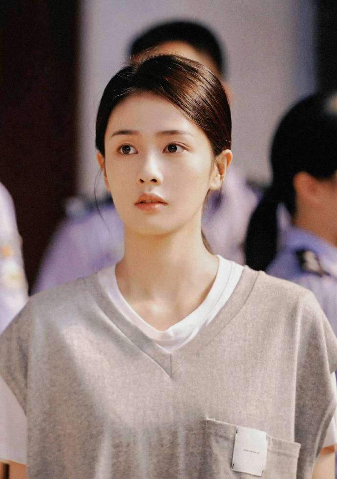白鹿被黑？六连声明辟谣，人设崩塌反转真相